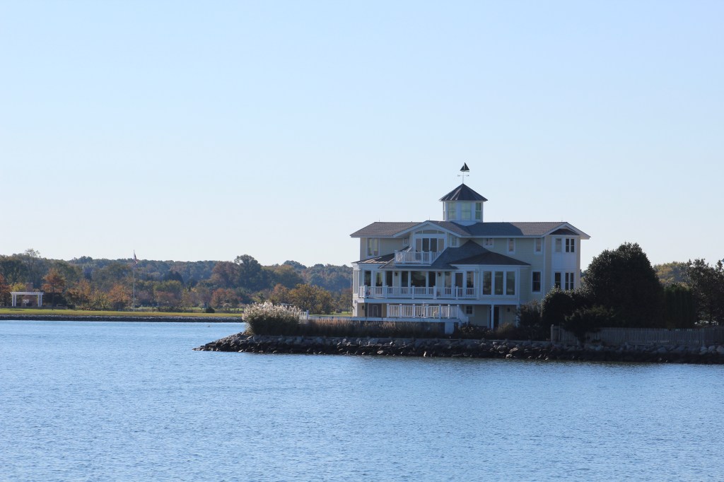 This house sits on the point coming into Oxford