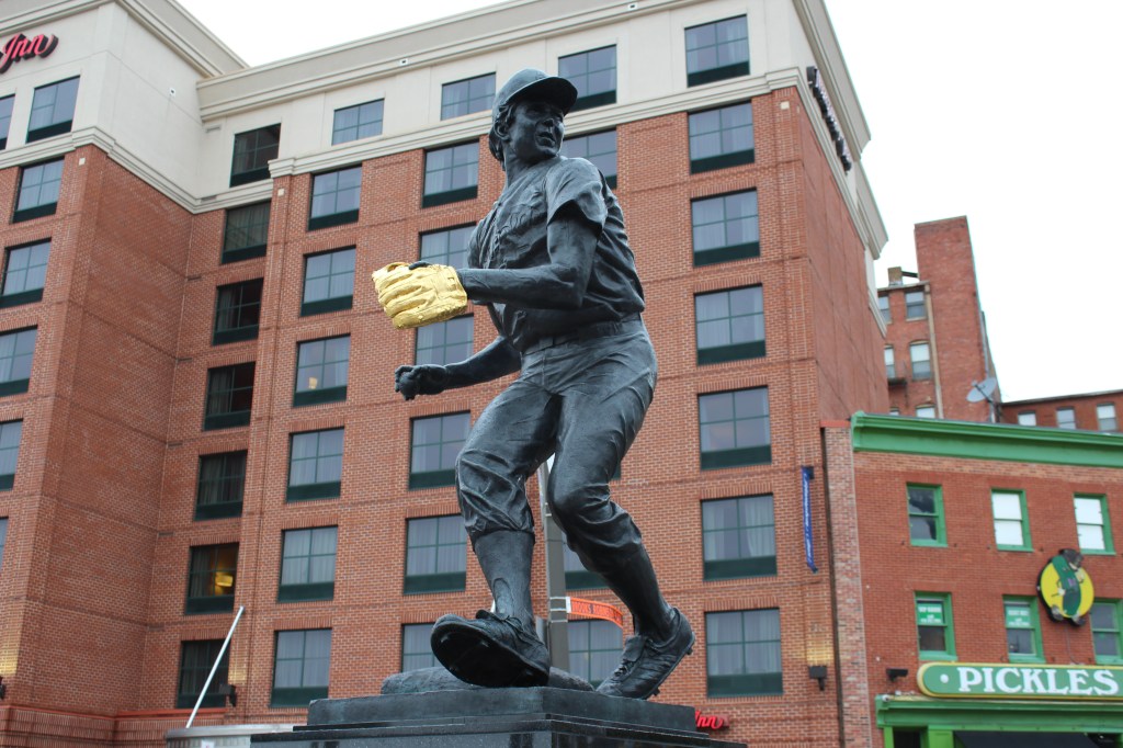 Brooks Robinson - the human vacuum at third base