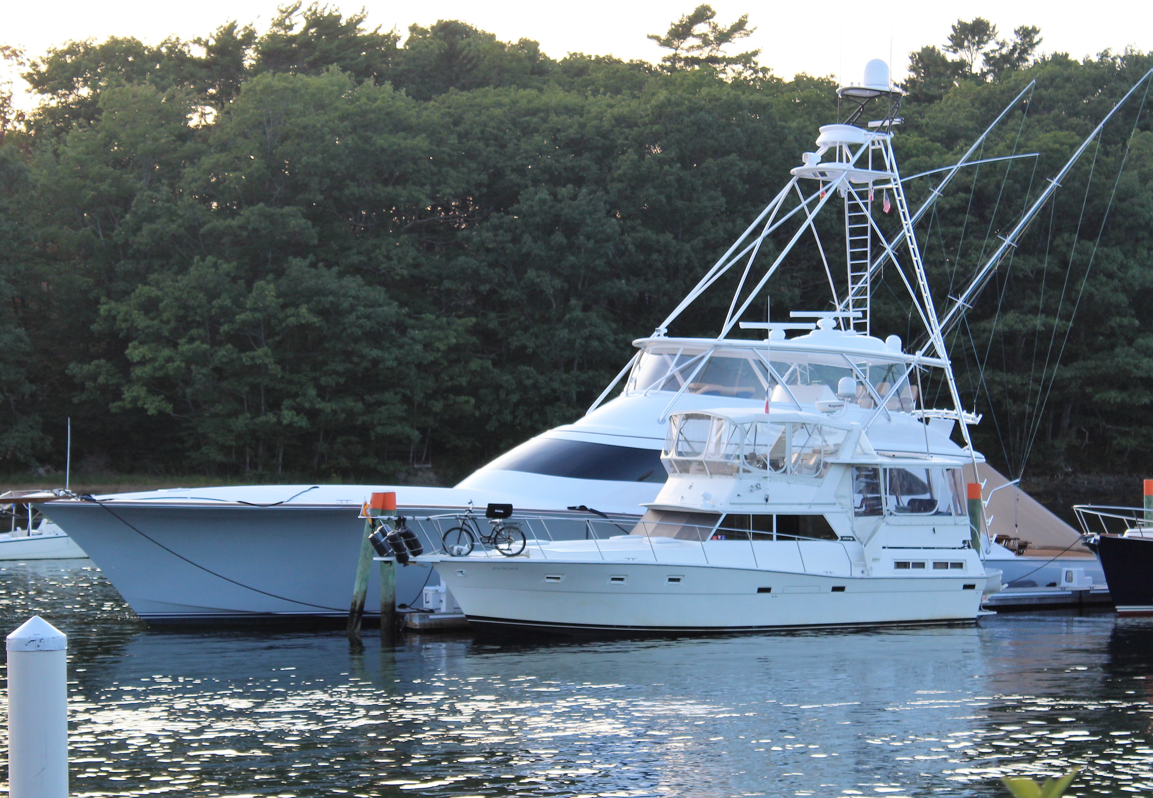 18 90 footer in background