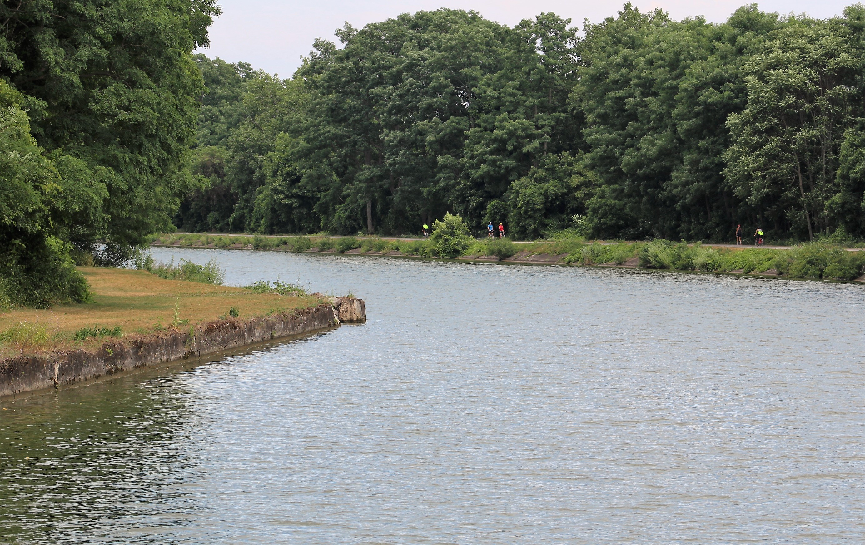 83 Tow Path along canal